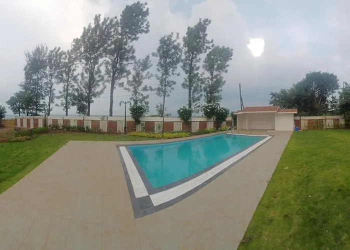 Lake View Holiday Villa Near Sula Wine Yard With 3 Bdrms Nashik